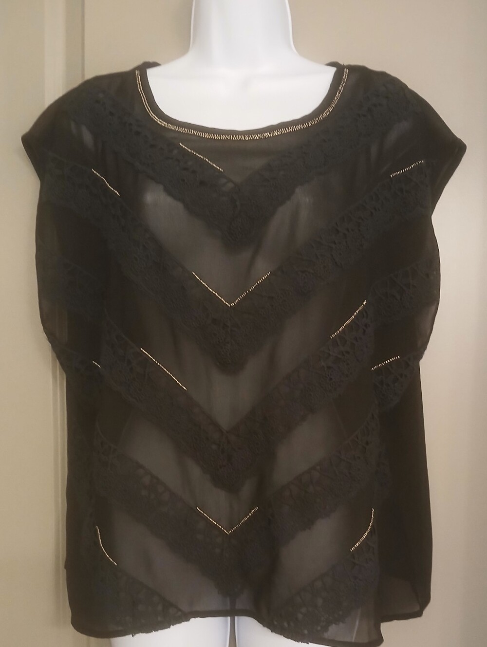 Black Sheer Top with Lace in Chevron Design with Metallic Accents Size 1X NWOT